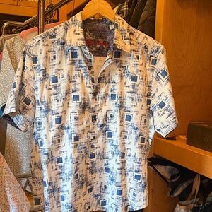 Robert Graham blue and White Patterned button up short sleeve Shirt